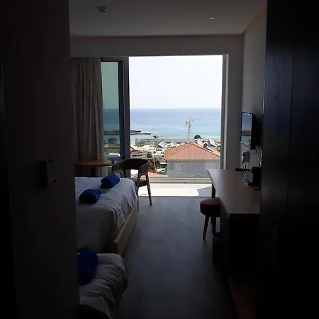 プラザ ホテル 3*